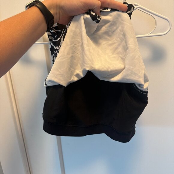 Athleta Conscious Crop Medium D-DD Black and White Rare - Picture 4 of 4